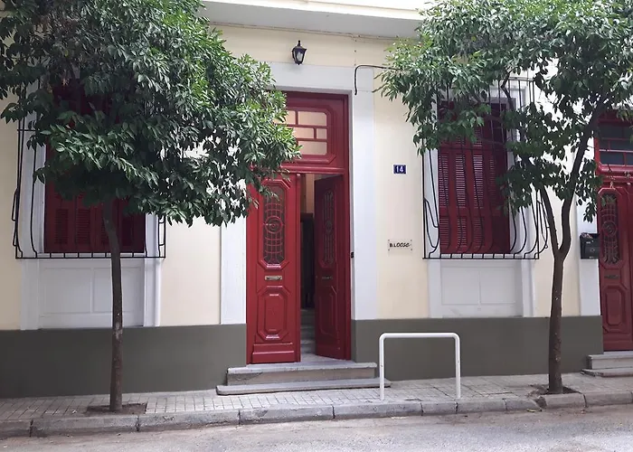 Athenian Neoclassical Apartment